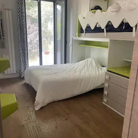 Piscine 5' A Pied Village 4ch + Studio Appartamento